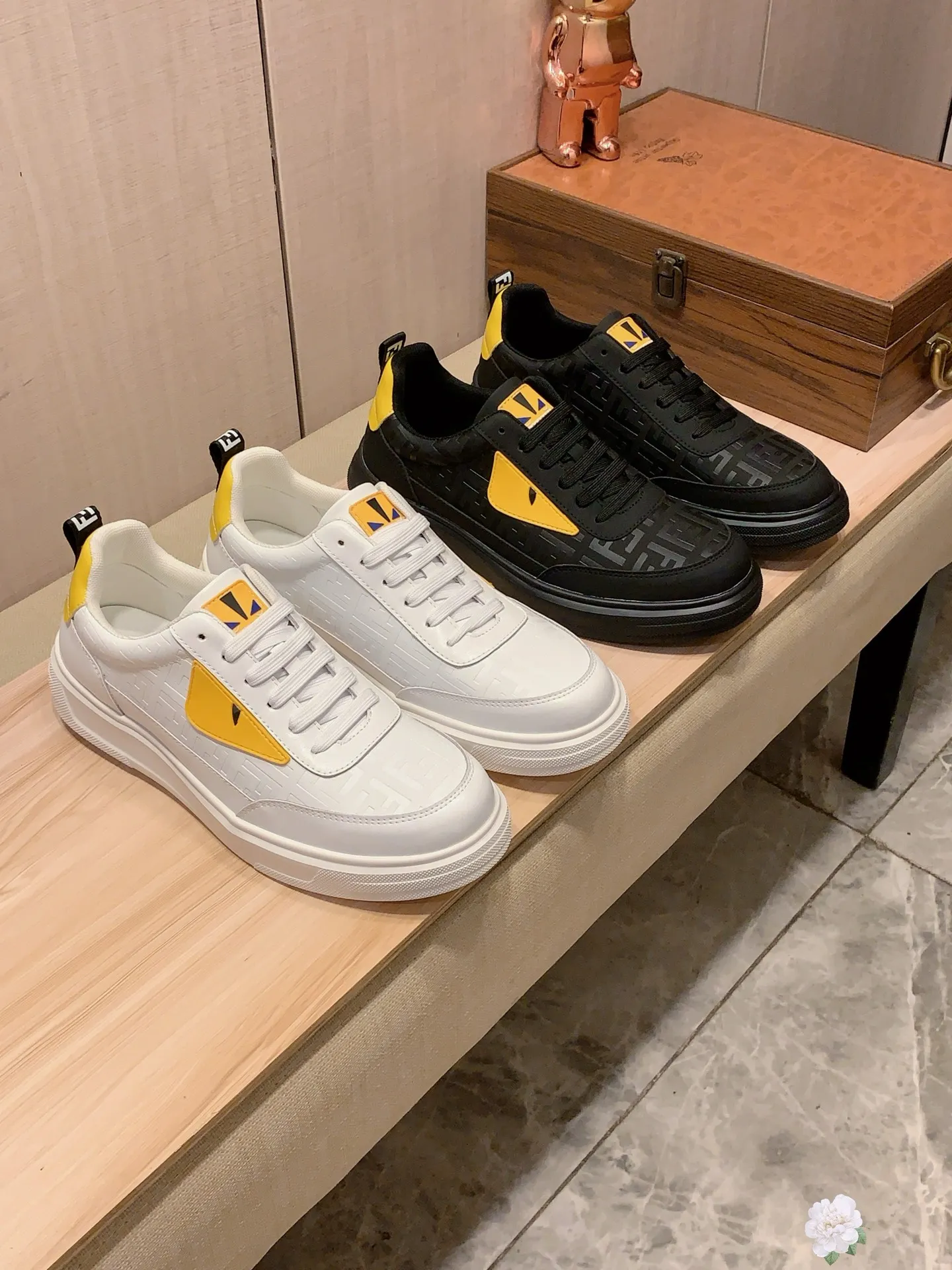 Men's men's shoes💰420💰💰🎩🎩[Lightning][Lightning] "FENDI*" latest • popular casual shoes, top brand [seduce] luxury ~ purchasing agency, top ~ quality. [Strong] The upper is made of imported breathable cowhide with fabric material ➕ Breathable sheepskin feet (•) and fine workmanship. The original stylish and stylish soft rubber wear-resistant and non-slip outsole is light and comfortable on the feet. The real thing looks better when photographed in person. 111: code: 38-44, 3️⃣ colors selected